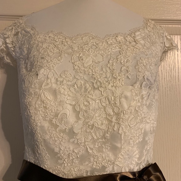 Allure Bridal 9000 wedding dress - Picture 7 of 8